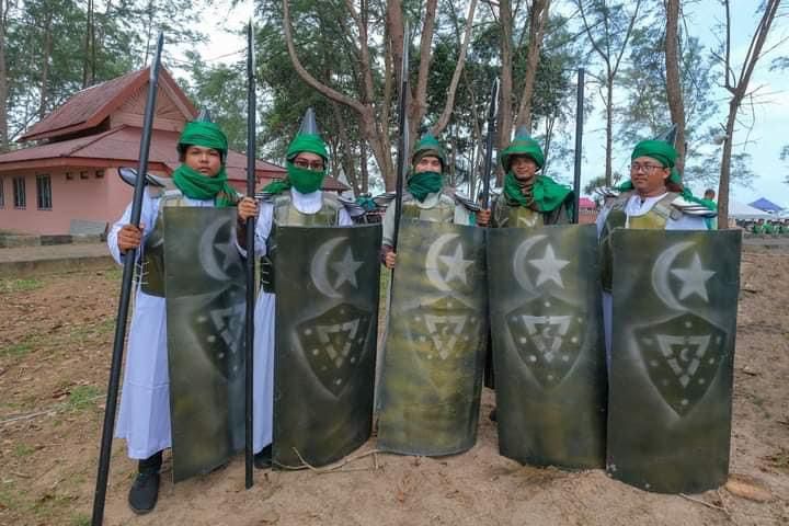 zack_rockstar's tweet image. Apa ni???