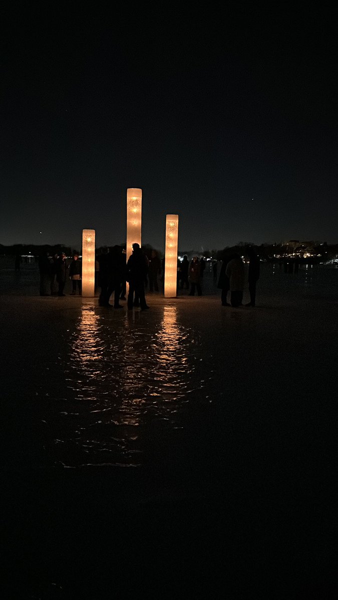 _DJLOW's tweet photo. Walking on a lake โฆ
#MNice https://t.co/BURBztzzN9