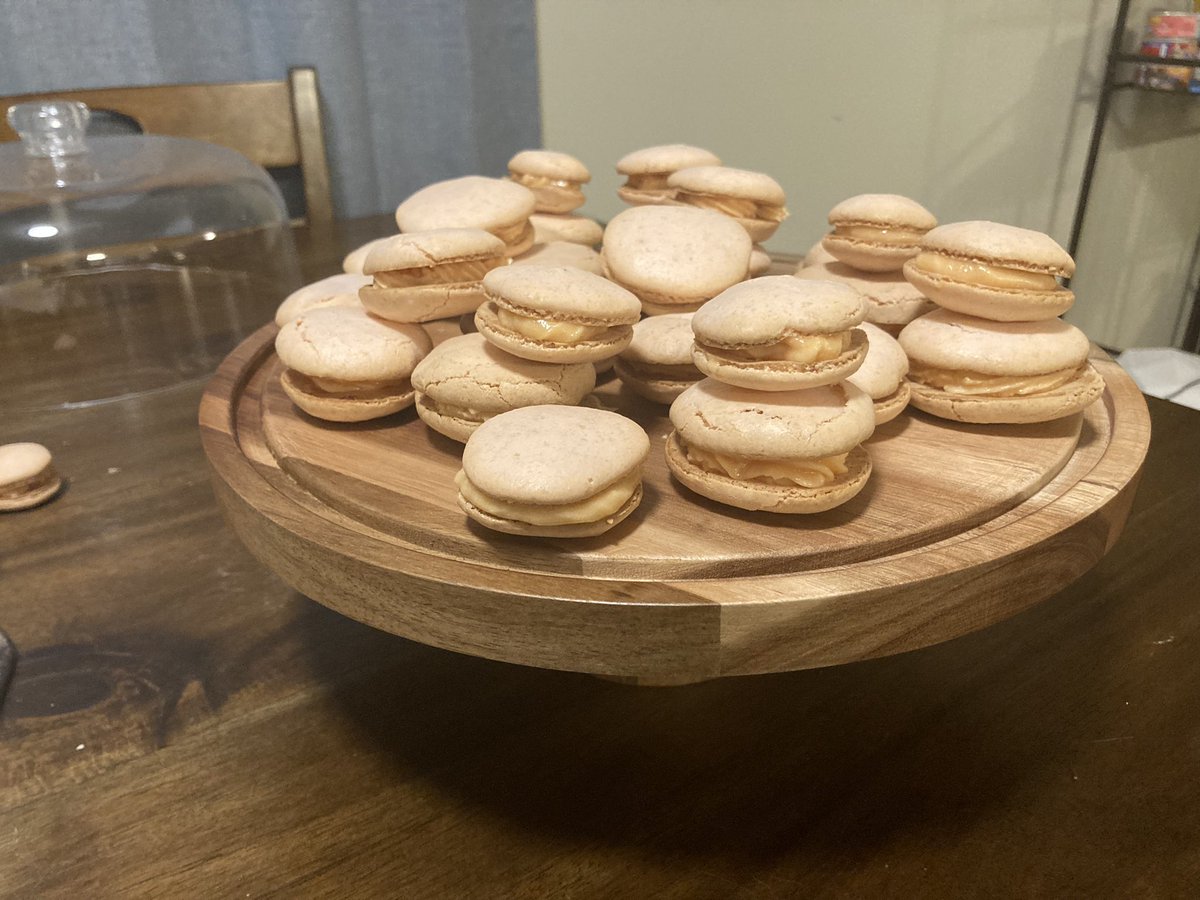 StephMarie015's tweet image. My second ever attempt at macarons went better than the first attempt so I guess that’s all I could’ve asked for