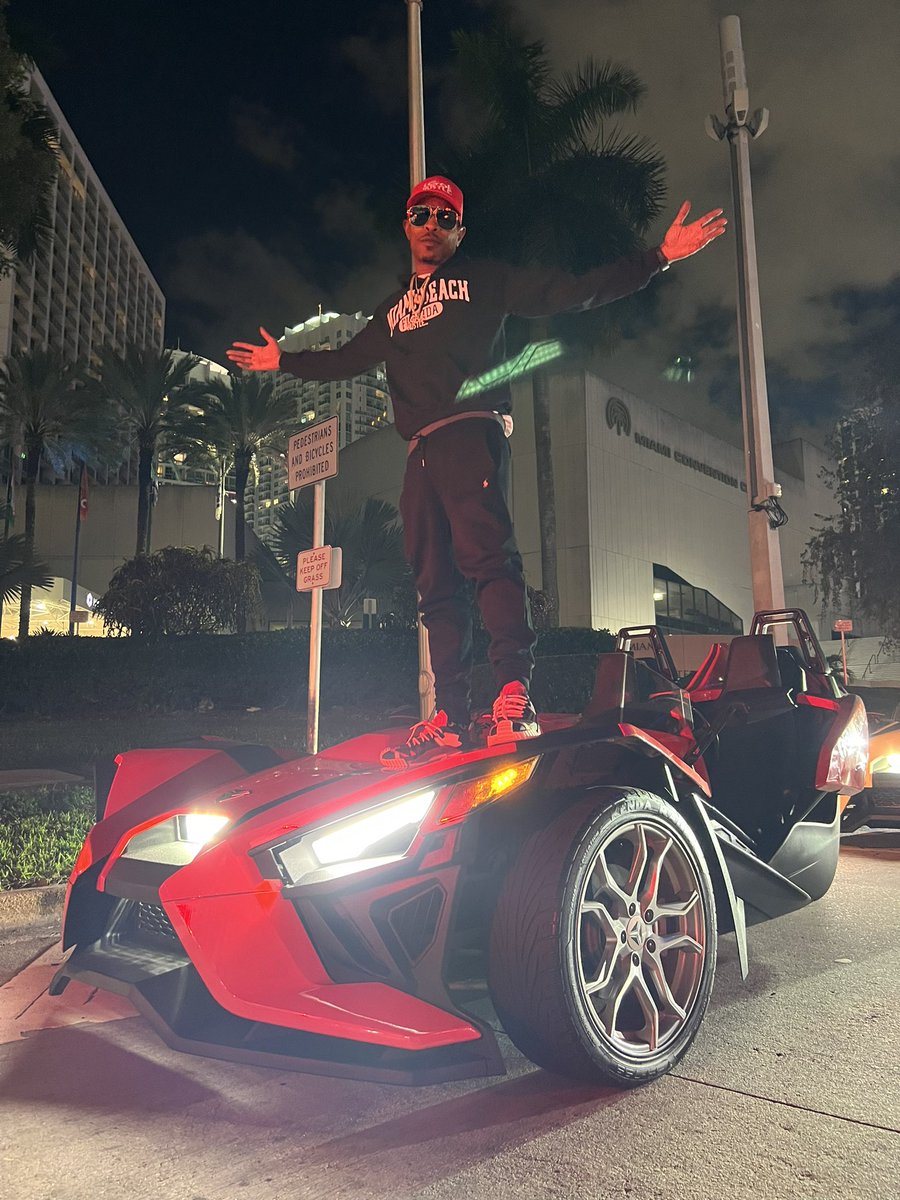 Mr. Hustle tweet media