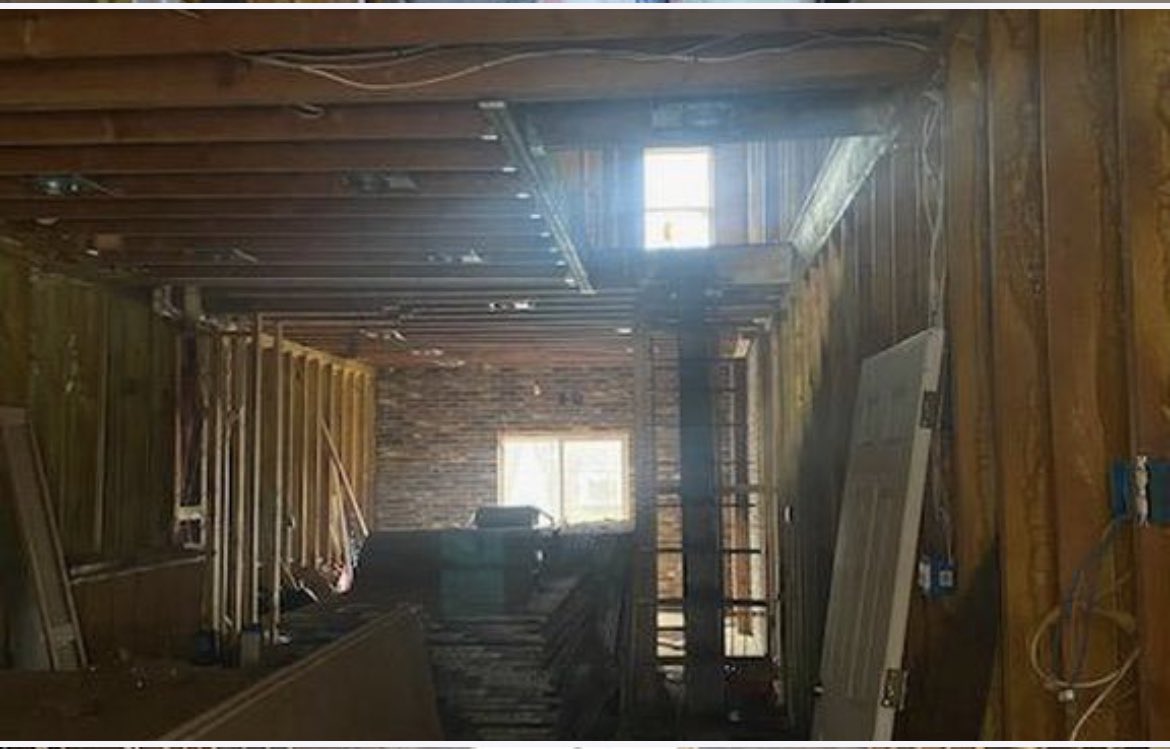 ReynaldoC_Corn's tweet photo. This house is listed for 430k. It doesn’t have walls. What are we doing? https://t.co/amKf8RaOsL