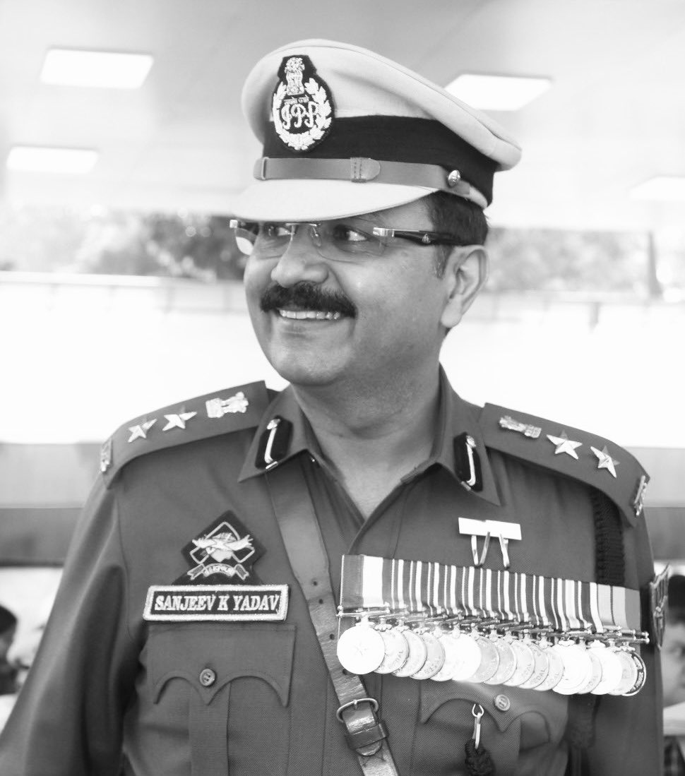 braveyogi's tweet photo. Just look at the medals🏅
@sanjeevyadav225 sir has been credited with several 🏅in the fight against terrorism, including the arrest of IM cofounder & busting of ISIS-inspired module. He has also played a key role in the high-profile cases such as the 2008 #Batla House encounter. https://t.co/XLknvd3D1e