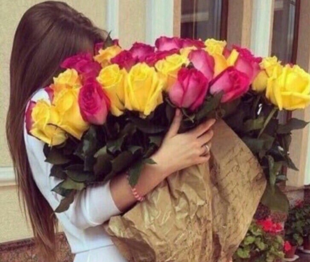roo7alsaraya's tweet photo. @ZenabNasr3 عند رؤية من نحبهم
فإن بوءرة العين تتسع فرحا
اما نحن فقلوبنا وارواحنا
فرحنا يسع بوسع الكون كله
عند حظوركم والتواصل معكم
🙏 الجميلة 🌸#Zenab https://t.co/3m616bsq3j
