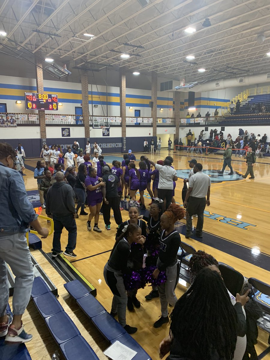 DrBrendaMack's tweet photo. So proud of the grit that @RV_GirlsHoops displayed to get the win in Round 2. Thank you Blazer Parents, Ss, staff and @RV_cheerleading for celebrating with these amazing student athletes. #Round3Bound @RichlandTwo @CurtisBates06 @MCulbertson_RV https://t.co/1yDQQHwXd5