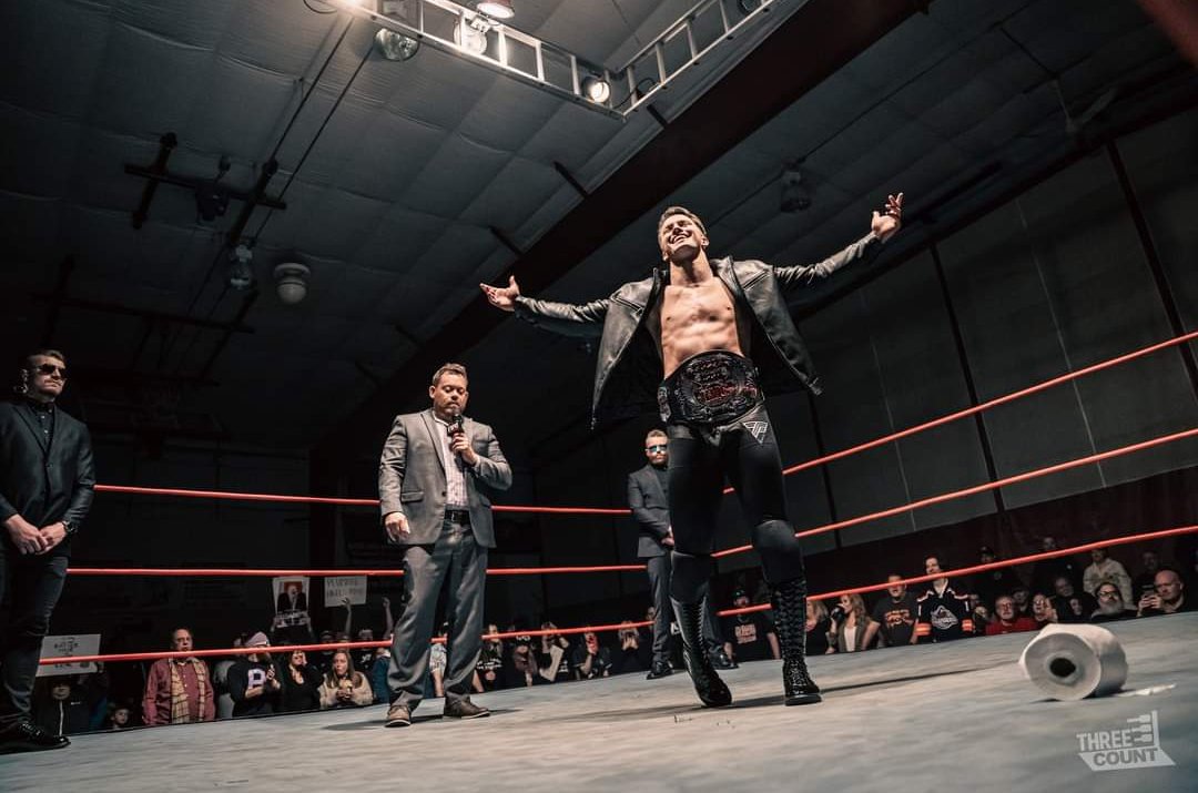 ColeKarterCLTV's tweet image. ✨♔♘OUR SUPER INDY KING DOING HIS THING!♘♔✨

Our forever @IWCwrestling Super Indy Champion @realcolekarter entering his Kingdom &amp;amp; gloriously ruling over his latest challenger to his Championship!

➳♡♔😤😍♘♡➳

📸: @ThreeCountMedia #ResetButton