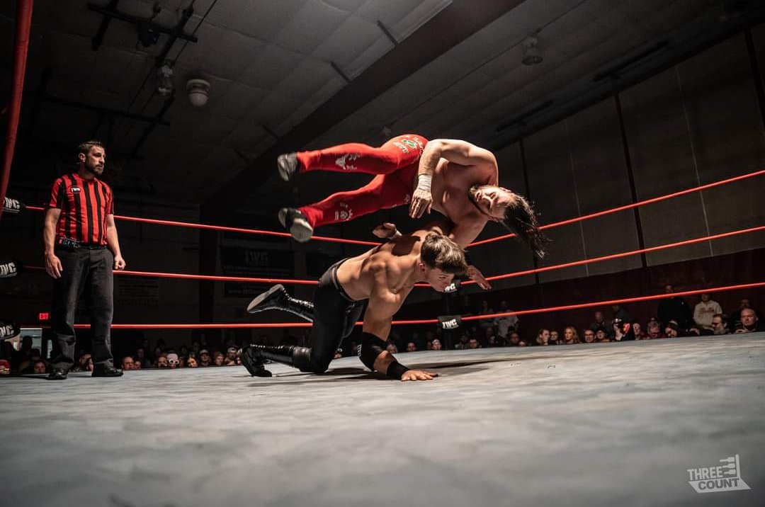 ColeKarterCLTV's tweet image. ✨♔♘OUR SUPER INDY KING DOING HIS THING!♘♔✨

Our forever @IWCwrestling Super Indy Champion @realcolekarter entering his Kingdom &amp;amp; gloriously ruling over his latest challenger to his Championship!

➳♡♔😤😍♘♡➳

📸: @ThreeCountMedia #ResetButton