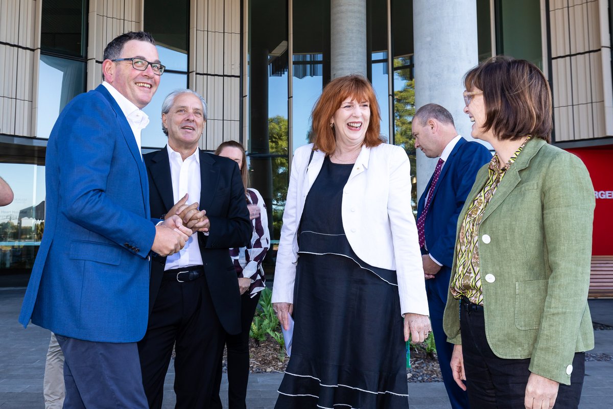 Today we welcomed @DanielAndrewsMP , and @MaryAnneThomas to officially launch the latest addition to the Monash Health group of hospitals, the Victorian Heart Hospital. Read more: monashhealth.org/latest-news/20…