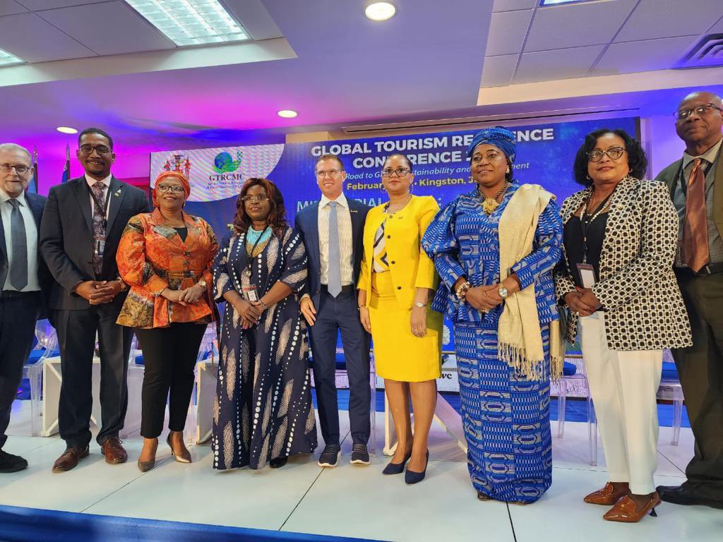 Haïti, Îles Cayman, Kenya et Bostwana parlent de leurs expériences du Tourisme Résilient.

La coopération et le partage d'expériences dans le tourisme étaient au coeur du passage de la délégation haïtienne en Jamaïque la semaine écoulée. #GlobalTourismResilience