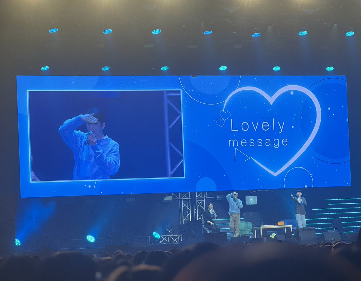 23Aomo's tweet photo. #Parkjinyoung Nice to meet you in BKK. I’m very enjoyed watching your performance on stage. I will support you always. 🫵🏻💙🫶🏻
@JINYOUNG See you next chapter.:) 🙃😊
#JINYOUNGFanconBKK2023 
#ParkJinYounginBKK2023 
#GMMShow 
Lovely message : เยี่ยมจริงๆ 👍🏻😁 https://t.co/S1xPXk20QC