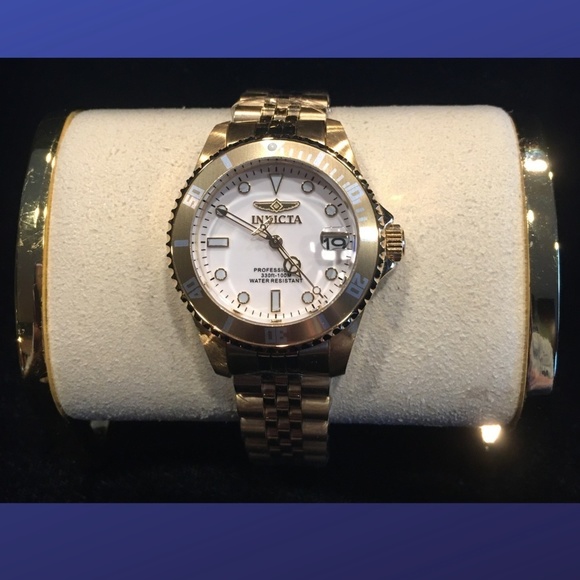 stephanakpe's tweet photo. So good I had to share! Check out all the items I'm loving on @Poshmarkapp #poshmark #fashion #style #shopmycloset #invicta: https://t.co/XstEa6tBsr https://t.co/vCEsdTNXeL