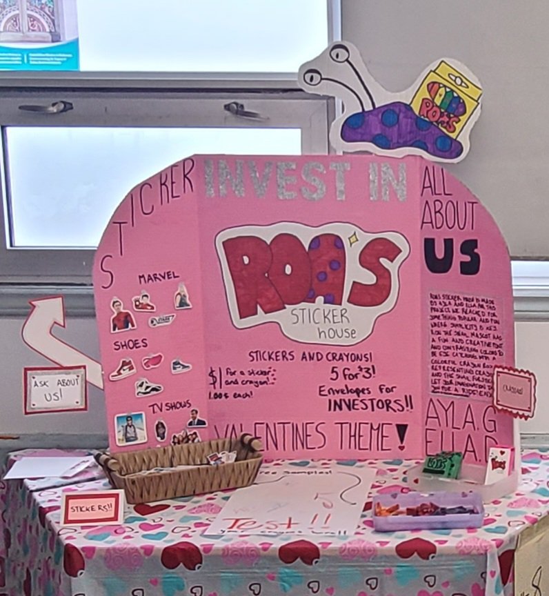 DavisonTeach's tweet photo. The Wolves' Den Entrepreneurship Fair @CJHS_HRSB was an unqualified success! Truly showcased the positive impact of collaboration, choice, and having an authentic audience. https://t.co/EO6q4A8CVE
