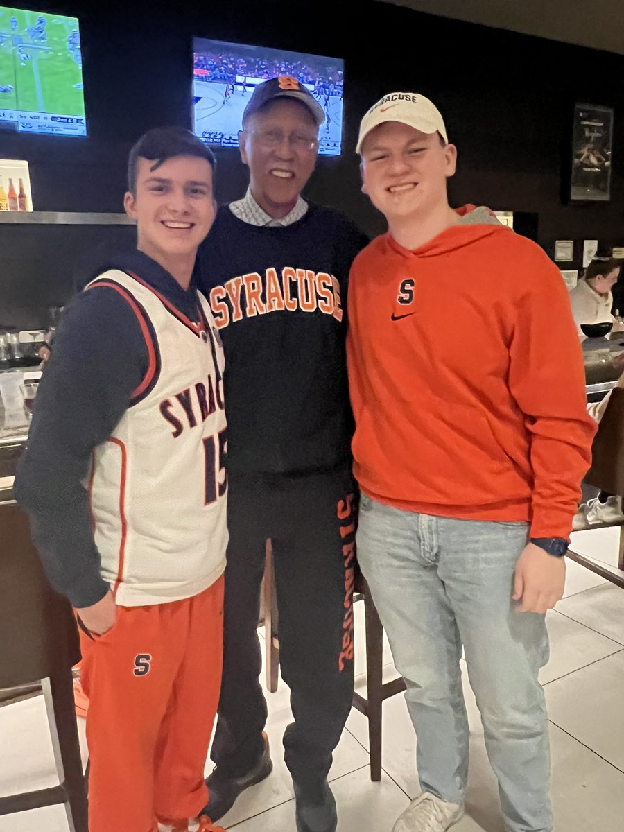 Todays edition of “that’s awesome”: 

Met Dave Bing, Syracuse alum and NBA75 team member. 2nd overall pick of the 1966 NBA Draft. Not everyday you meet a basketball legend, right @StatmanShane ? https://t.co/POgDP1v7LP