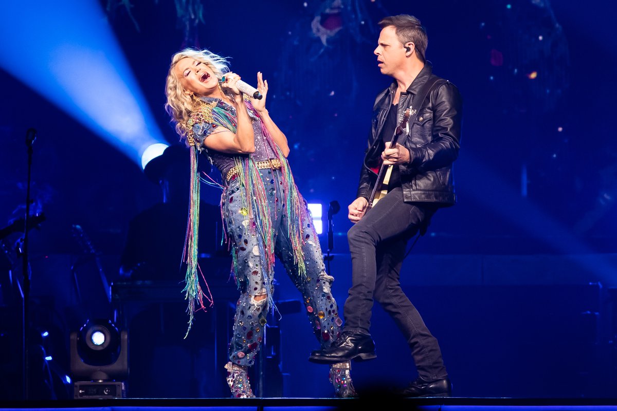 PruCenter's tweet photo. Truly blown away by @carrieunderwood tonight!💨
P.S. Everyone at #PruCenter definitely cried pretty! https://t.co/jT2ZcFYgSd