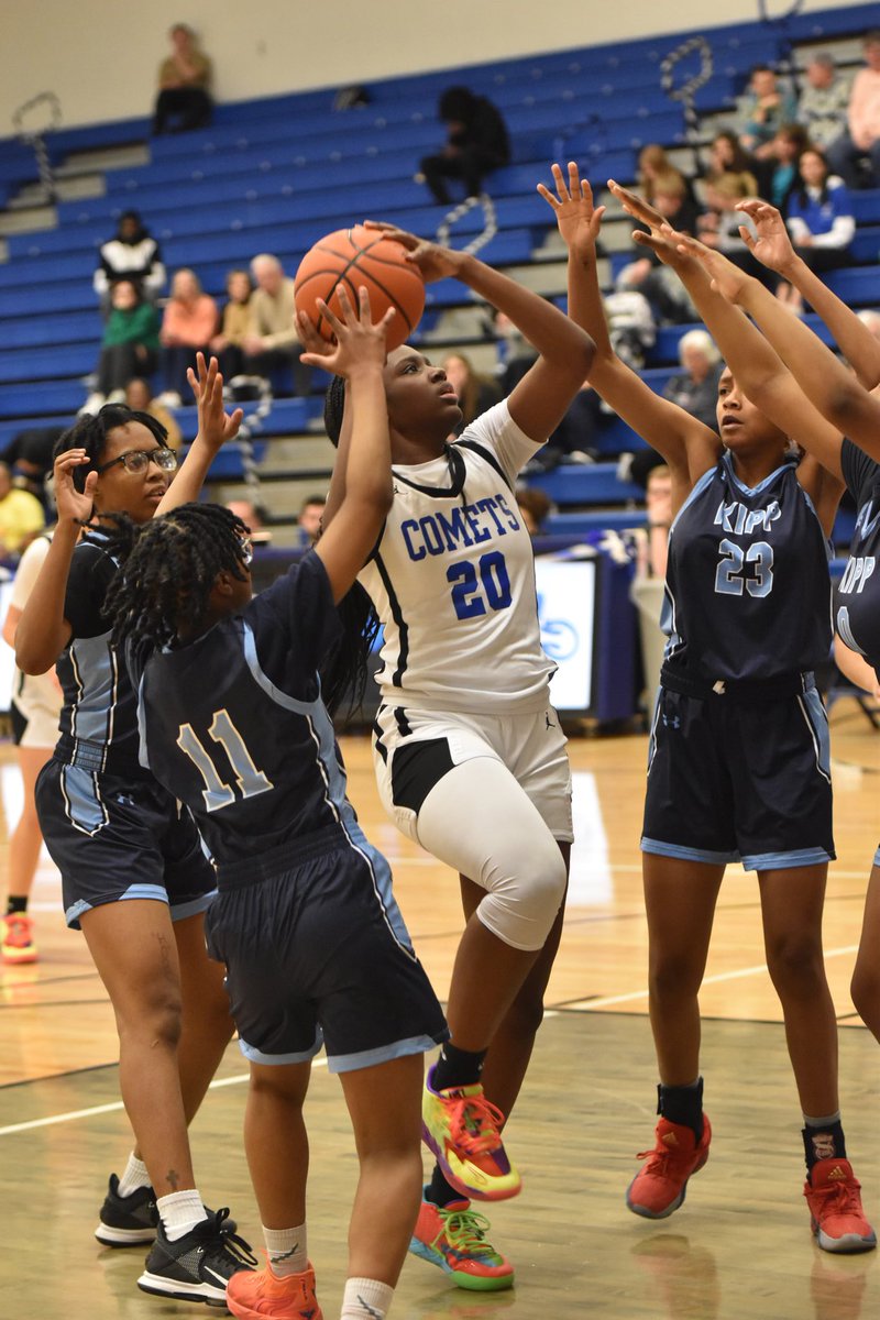 ladycometshoop's tweet photo. ALL time leading school shot blocker/ relentless defense, Lady Comet 🏀 Aminata Dicko gets the shots block record and Senior Scholar Athlete award for OCC Buckeye Division 
#teamworkfamily https://t.co/ijv1am6Z8A