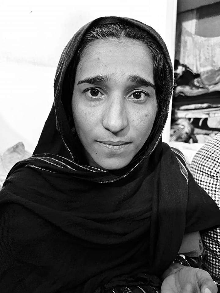 mazaarbalochh's tweet photo. درامداں مئے گھار بُرتگ۔💔

#ReleaseMahalBaloch
#SaveBalochWomen

@sakhtarmengal shameless https://t.co/m6ePkIOV6l