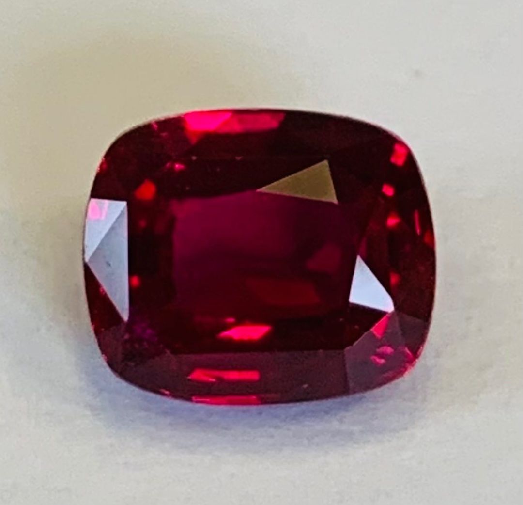 What a beautiful 2.55 ct. unheated pigeon blood Ruby!😍 Gia certified. Courtesy of Rafco Gems

#AGTADailyGem #AGTAMember #AddMoreColorToYourLife #AGTAGems #PigeonBloodRuby #Ruby #ColoredGems #ColoredGemstones #InstaGems #Jewels #GemstoneLover #LiveColorfully #Colorful