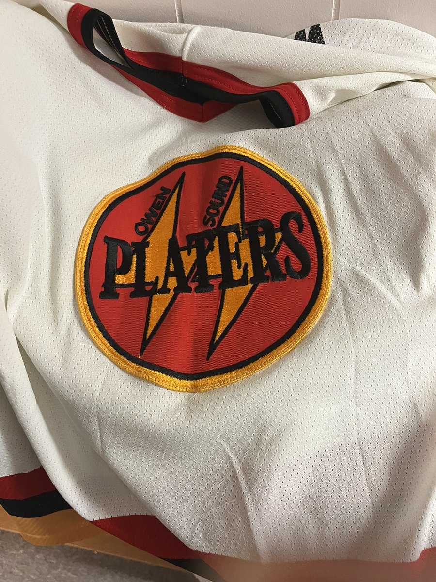 jamiecara2012's tweet photo. @KevinWeekes think it is time to get the number and letters redone. Have had this jersey for a long long time https://t.co/NLlK6vEO6k