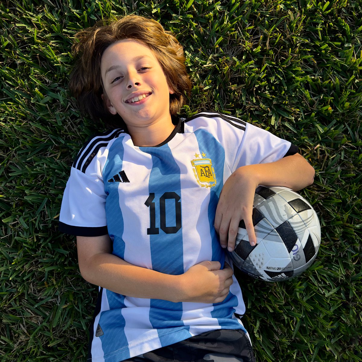 ERGatorUF's tweet photo. 2 months ago today Argentina 🇦🇷 got a third star ⭐️⭐️⭐️ on their jersey ⚽️ #iphone14promax #futbolargentino #iphoneportrait #soccer #argentina🇦🇷 #addidas #leomessifans #leomessi #fifasoccer #fifaworldcup2022 @fifa @FIFAWorldCup https://t.co/Yh5khLZN3b