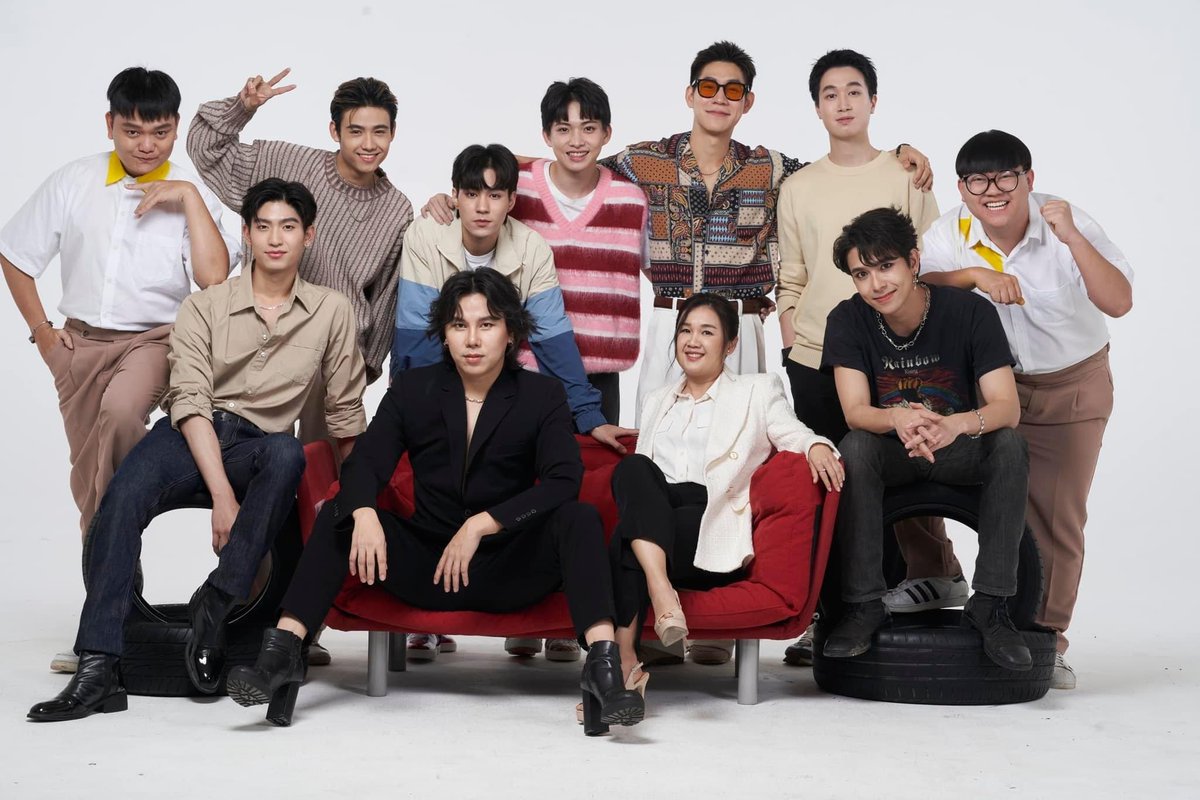 byby518's tweet photo. The Punk Spy Series cast is assembled!💪
#punkspyfitting
#Punkspyกับคุณชายใสซื่อ
#tommysittichok
#tthomastc
#leo_prp
#taitnp
#ป๊อบปี้ขยี้ทุกมุข
#klaryder
#sonravisut
Cr. FB Trịnh Tú Trung
(1) https://t.co/c5OSH1YIFM