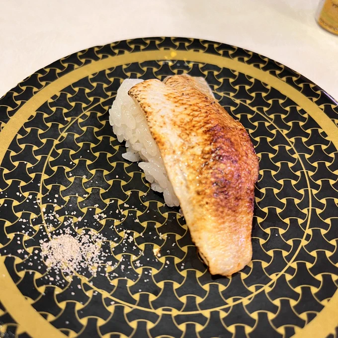 のどぐろをいいんすか100円で食って 