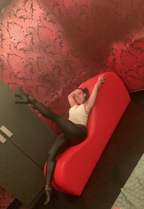 Simplemente feliz #bailar https://t.co/mifaqoxksN<a href="/tag/bailar"class="tags">#bailar</a>