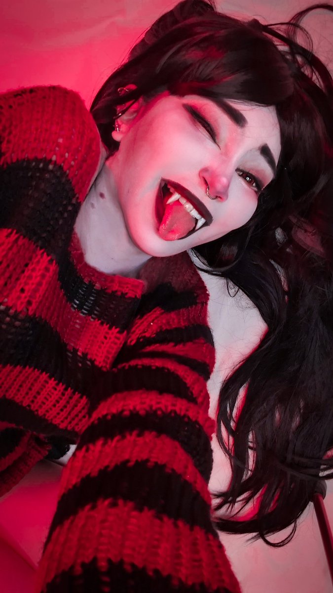 xmilkypuff's tweet photo. Marceline https://t.co/pGMi8Af93v