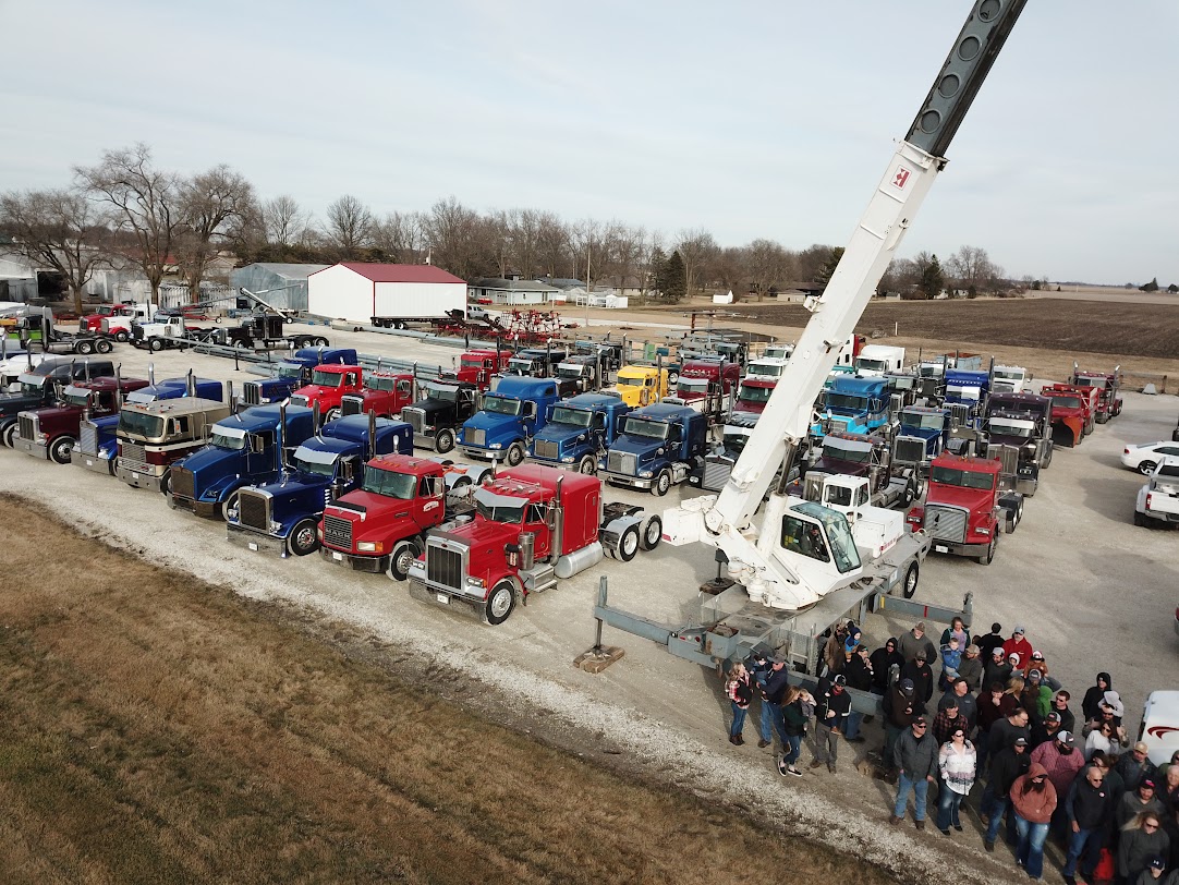 kaeb_warren's tweet image. A young boy in our community is battling cancer.  He loves big trucks so a parade was organized for him.  What an awesome turnout.  This is only a portion of the trucks that showed up. Gotta love the support of a small town.