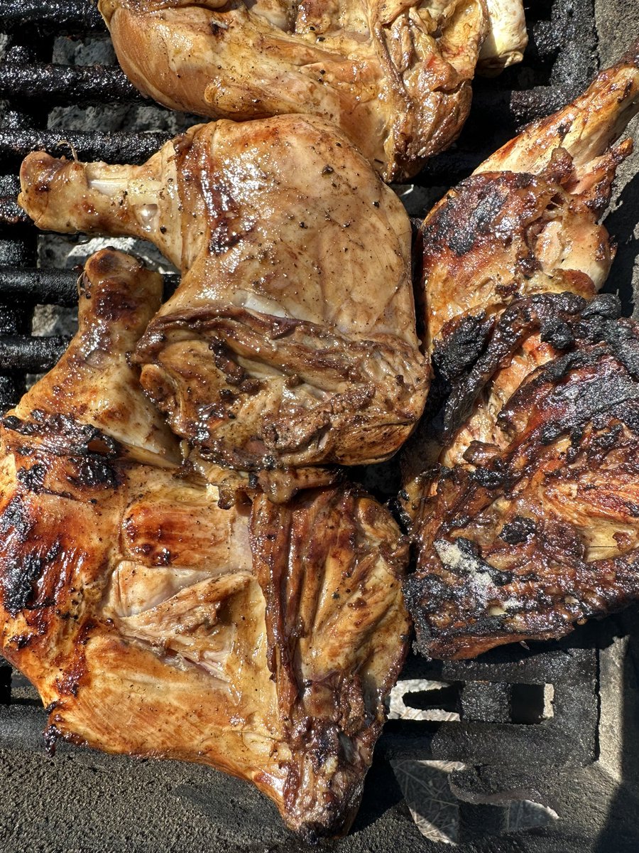 gamponialeonard's tweet photo. Weekend grill by the beach. 💯 https://t.co/K4nCt9T3TH