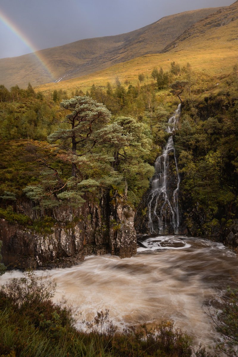 ViktoriaHaack's tweet photo. Caught the tail end of this rainbow as we peeked over an edge and came across this unexpected scene in Scotland during some wild weather. https://t.co/j4V9NGlTh9