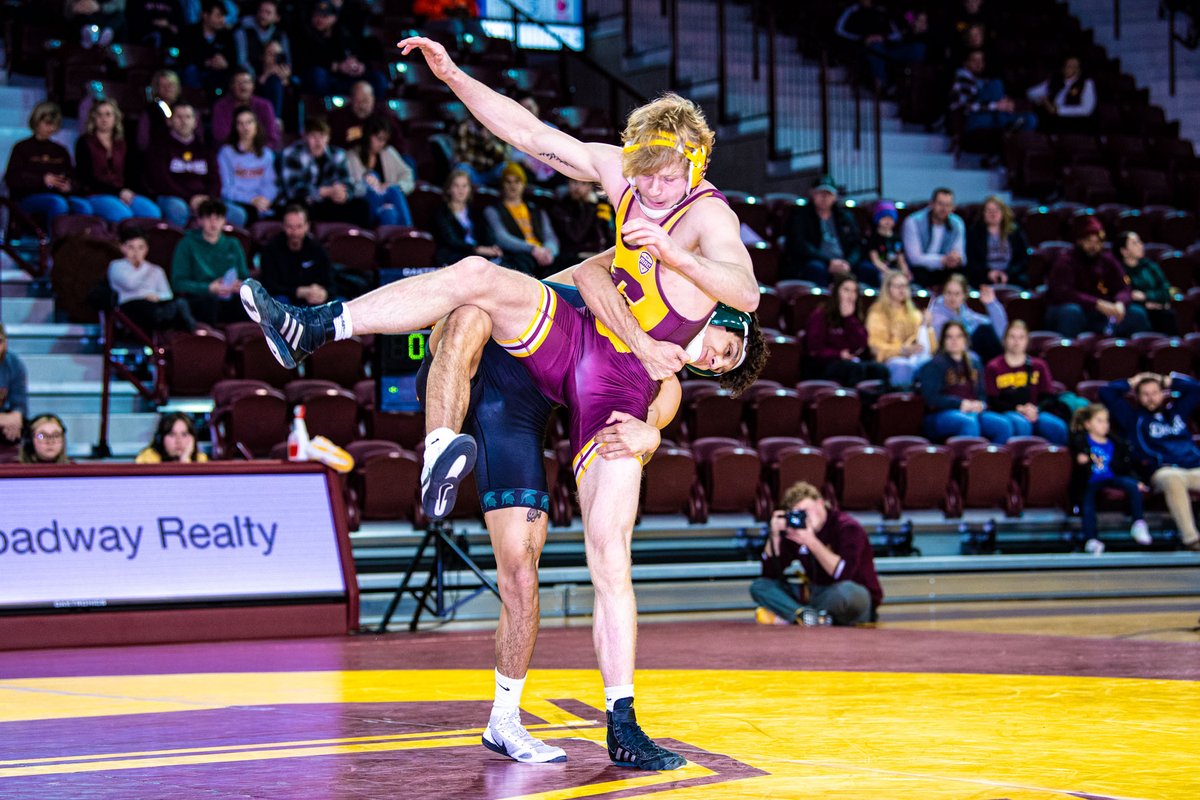 SJanicki Photo On Twitter Central Michigan Vs Michigan State Photos 