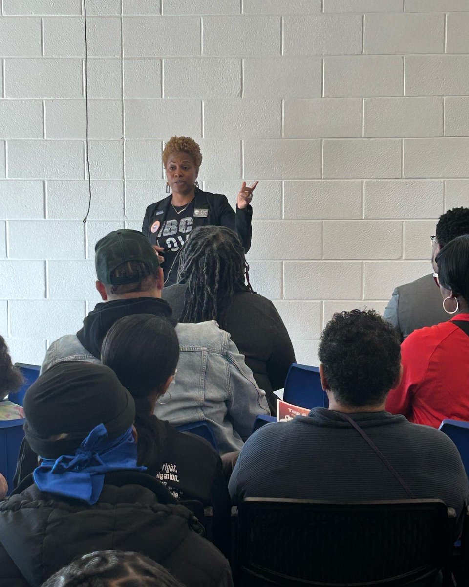 CIAACommish's tweet photo. Had a Beautiful morning in the community with parents and future @NCAA  student athletes @CIAAForLife @BaltimoreMD @UnderArmour @BSU_Sports_Info #ciaaforlife #creatingnewmemories #livethelegacy #CIAAtourney https://t.co/EQq0q87tzZ