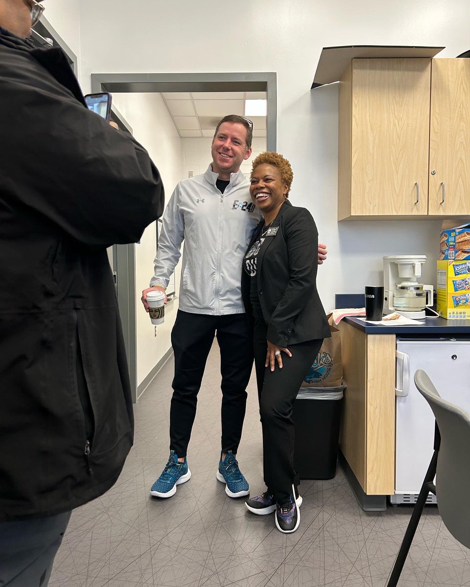 CIAACommish's tweet photo. Had a Beautiful morning in the community with parents and future @NCAA  student athletes @CIAAForLife @BaltimoreMD @UnderArmour @BSU_Sports_Info #ciaaforlife #creatingnewmemories #livethelegacy #CIAAtourney https://t.co/EQq0q87tzZ