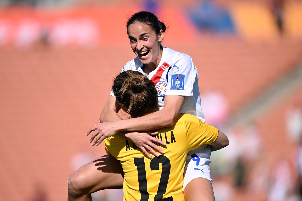 𝐓𝐇𝐄 𝐇𝐄𝐑𝐎 👑 

Alicia Bobadilla books <a href="/Albirroja/">Selección Paraguaya</a> 🇵🇾 a place in the play-off final!