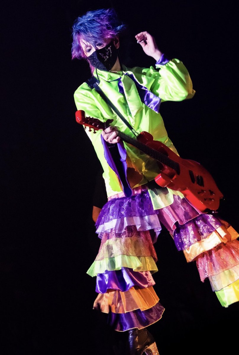 kei10211130's tweet photo. 横アリ1日目の

「禁じられた遊び〜」♪

サイコーじゃないか〜😭😭😭

#FLYSIDE
#BUCKTICK 
#ADULTCHILDREN聴きたい https://t.co/Ea4dc1WMgw
