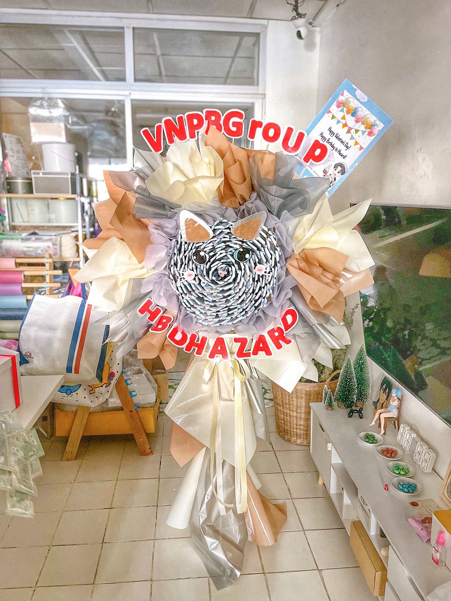 VNPBGroup's tweet photo. Happy Birthday to Hazard ❤️ and Happy Valentine's Day na kha

GIFT GULF HAZARD
#ส่งความรักบิ๊กกลัฟป๋าซาร์
#GulfKanawut
@gulfkanawut #ลูกบอลของคุณบิ๊กกลัฟ https://t.co/aoSKiOIJm7