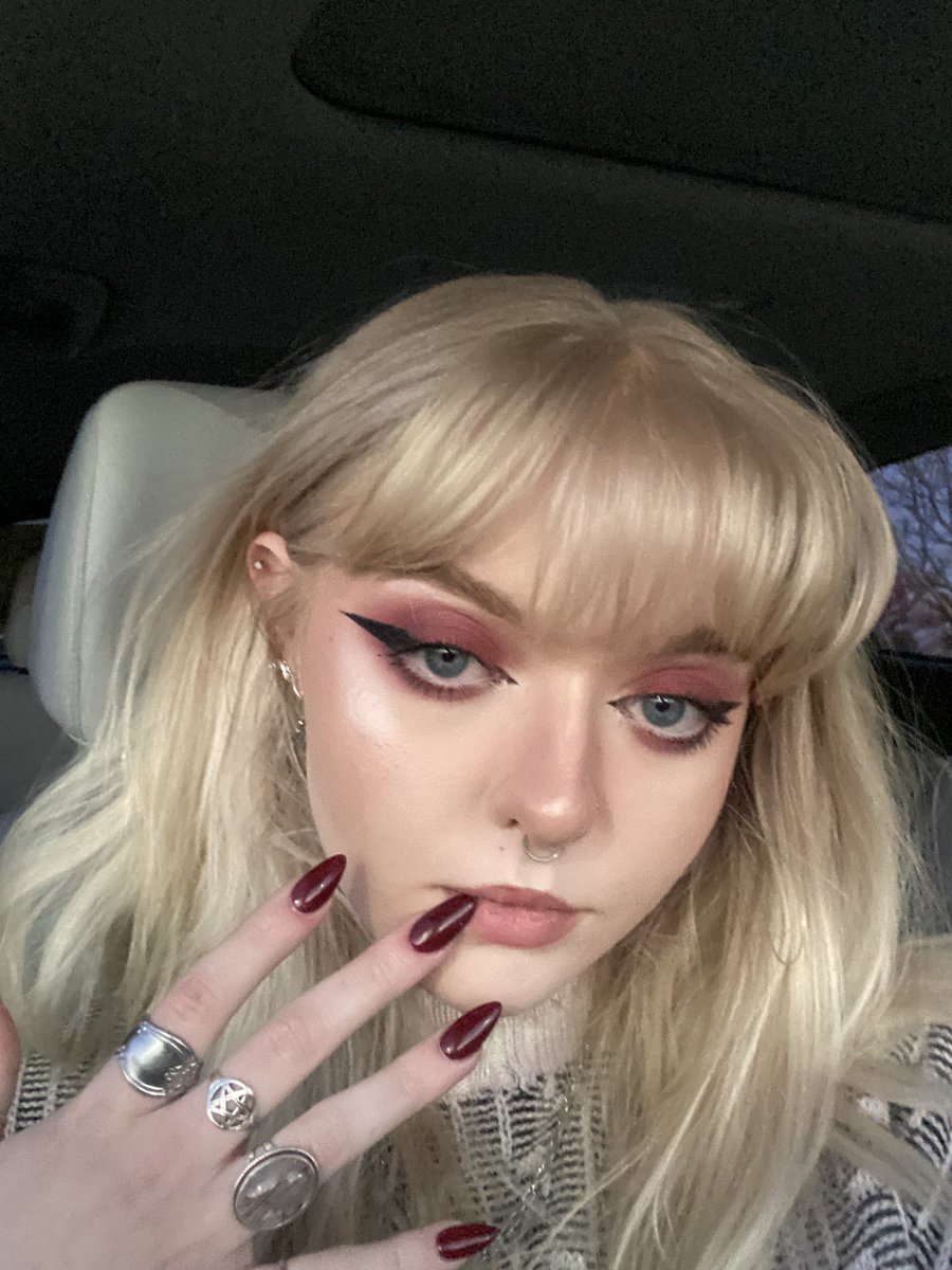 devilsnymph's tweet image. 