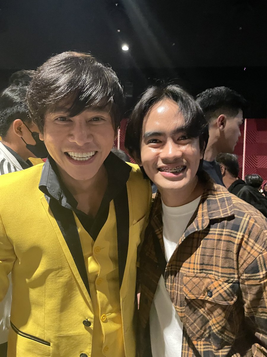 Arshiethromycin's tweet photo. Was invited sa premier night ng #AkoSiNinoy

Great movie! Hindi lang sya about kay Ninoy. It’s about the story of 11 individuals at kung papaano sila pwede maging bayani sa kanya-kanya nilang paraan. Sabi nga “There’s a hero in all of us”.

Please watch the movie on Feb. 22🎬💛 https://t.co/NswGUhzV79