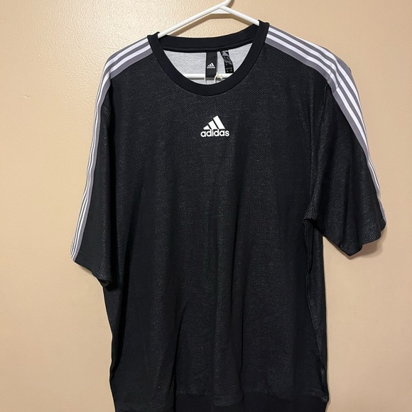 LatsonsTreasure's tweet photo. So good I had to share! Check out all the items I'm loving on @Poshmarkapp #poshmark #fashion #style #shopmycloset #adidas #calvinklein #coach: https://t.co/Domjkfx0TR https://t.co/ej1zwksRyb