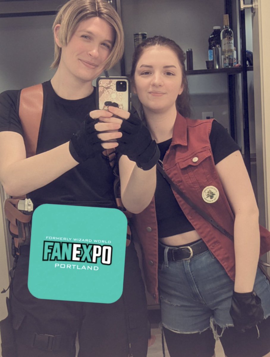 twistedheartcos's tweet photo. Fan Expo Portland has been great! Ran around as Claire and Leon today with @fierydracula https://t.co/rtDsU4GsZH