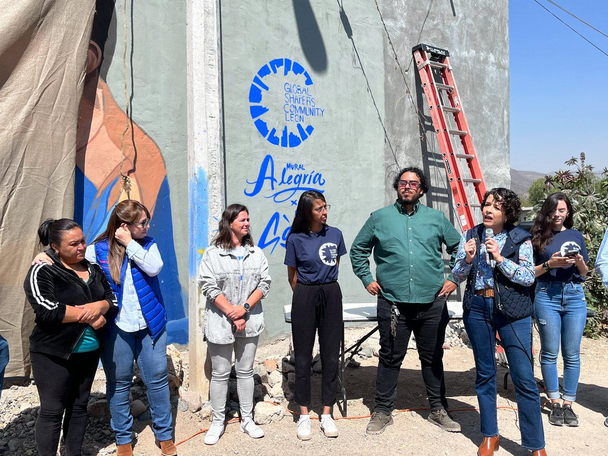 MarisaaOrtizMan's tweet photo. La felicidad está hecha para ser compartida, gracias a @LeonShapers por invitarme a ser parte de este gran proyecto el mural “ALEGRÍA” en la comunidad de Lucío Blanco, cuenten conmigo para seguir impulsando su trabajo y unir esfuerzos 🫱🏻‍🫲🏽🌎 https://t.co/X9qegZBglO