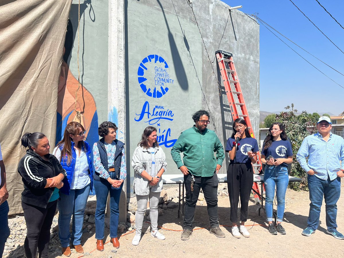 MarisaaOrtizMan's tweet photo. La felicidad está hecha para ser compartida, gracias a @LeonShapers por invitarme a ser parte de este gran proyecto el mural “ALEGRÍA” en la comunidad de Lucío Blanco, cuenten conmigo para seguir impulsando su trabajo y unir esfuerzos 🫱🏻‍🫲🏽🌎 https://t.co/X9qegZBglO