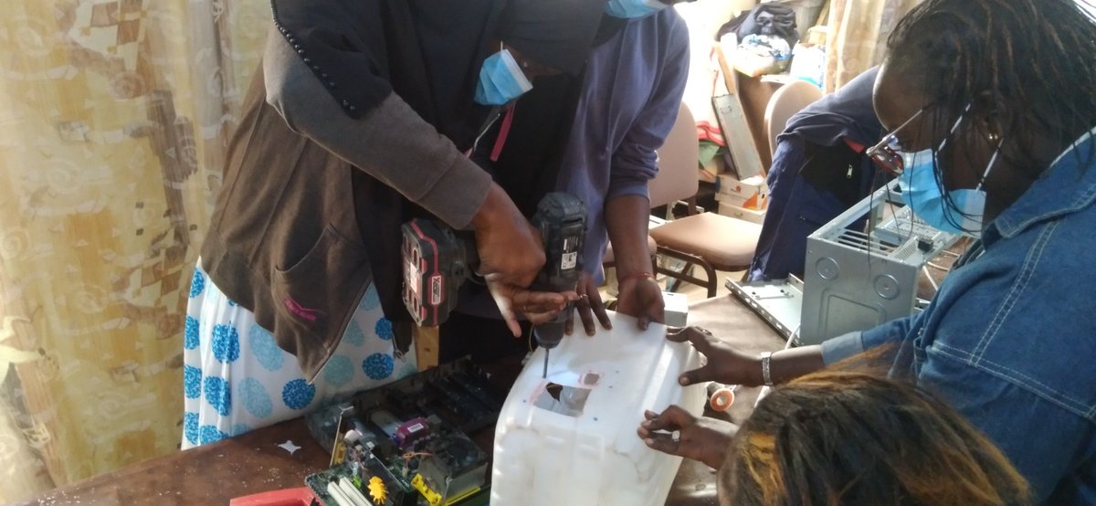 JerryValentin9's tweet photo. Félicitations à toutes les communautés qui ont participé au #JerryValentin 2023 @Montpellibre @senfablab @YopCrealab @ayiyikoh @BLOLAB_BENIN https://t.co/KiErIuaAwP
