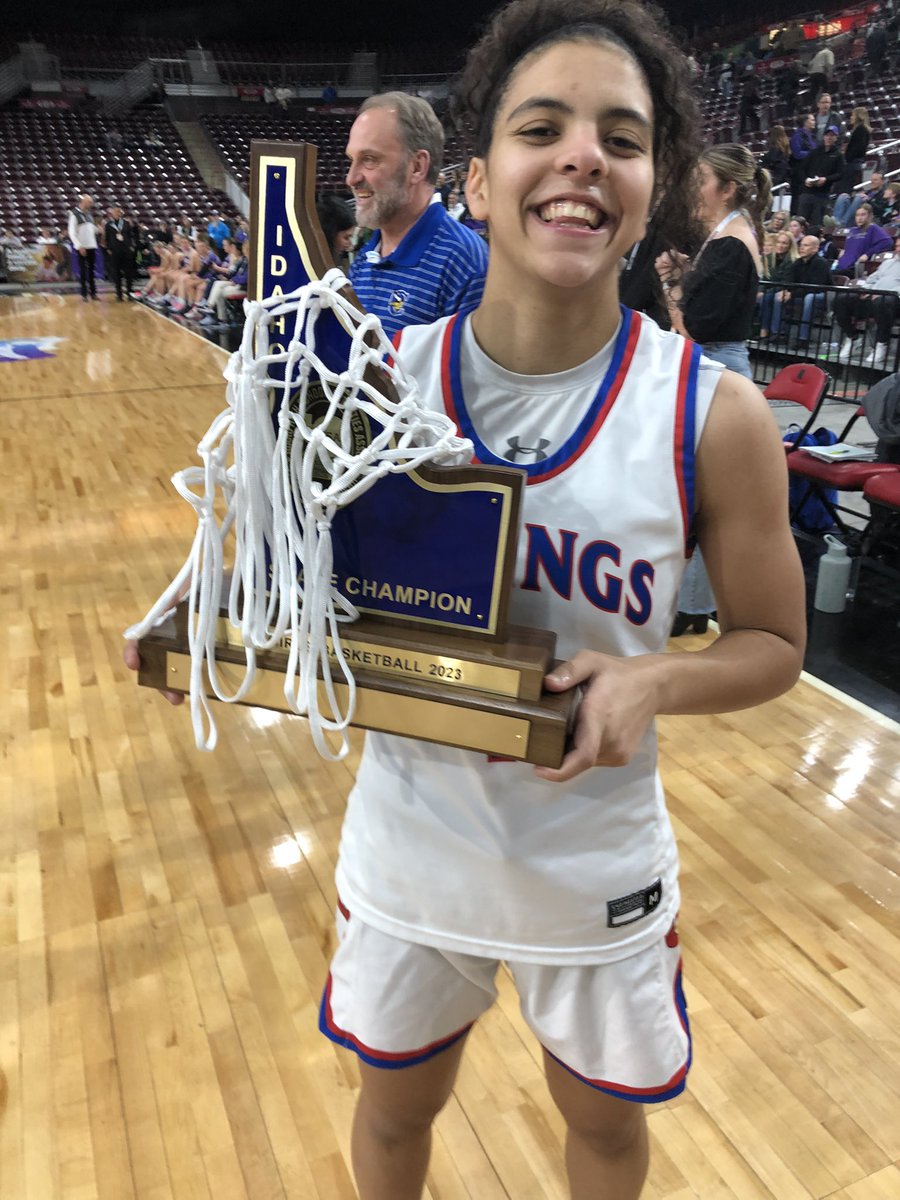 coachdubc36's tweet photo. 🗣GOD IS DOPE! Our family is beyond blessed 🙏🏾 we get to celebrate our 3rd state
championship 🏆💍in 4 years
2020, (covid no state tournament), 2022 & 2023
#TEAMCOLVIN
#ROLLVIKS https://t.co/S61pZGrIqA