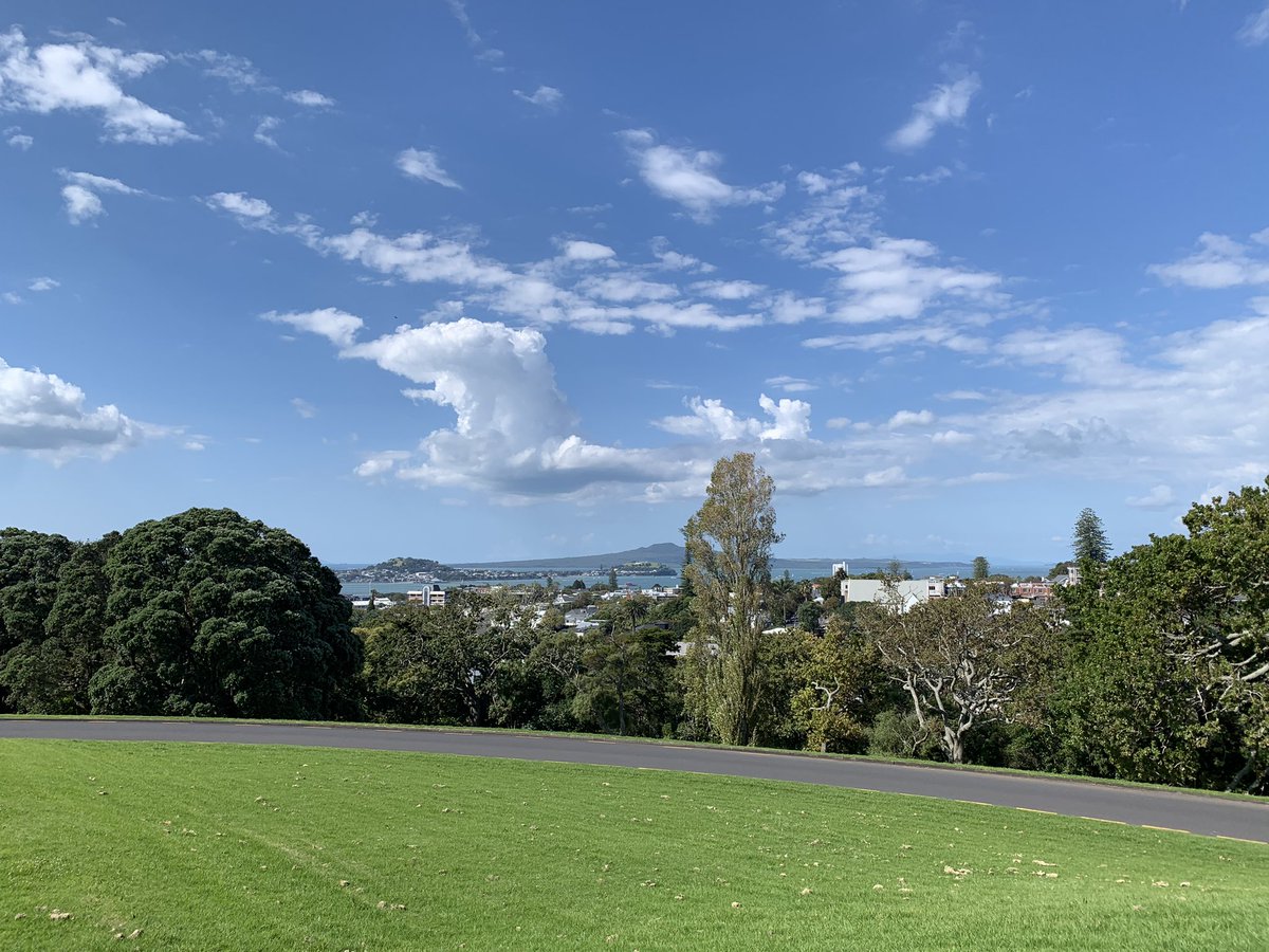 siliconcto's tweet image. Day 7: the only thing #MTB riders like less than riding their road bike is walking. Still on foot here @Qantas with no movement on the bike. Enjoying the weekend walks as a welcome alternative but it has been a week now…