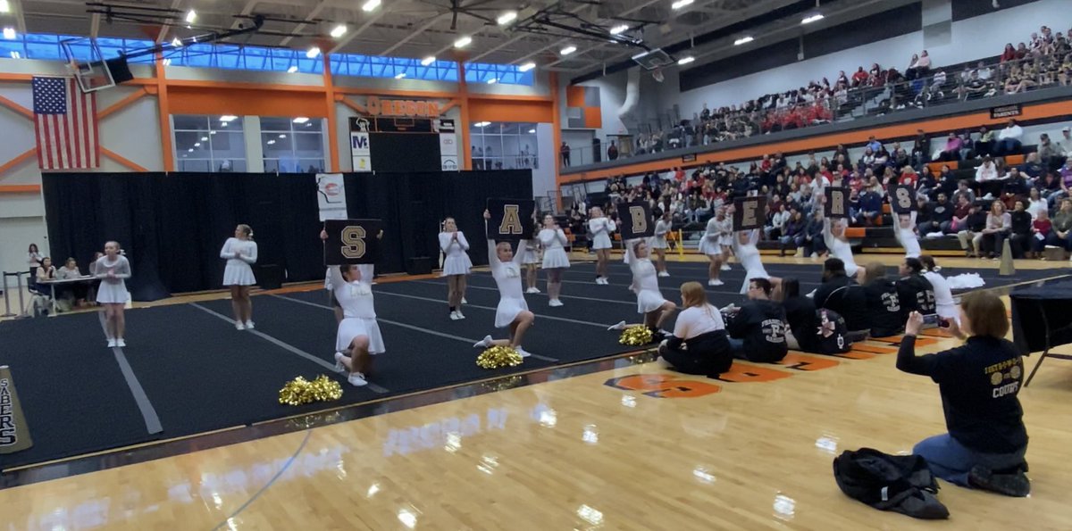 SAY WHAT!! FHS Varsity Cheer is headed to State!  The team qualified to compete next Saturday in Oshkosh in the Traditional Large division. Way to go girls - so proud of this team! 🖤💛🖤 #saberpride @FranklinSabers @FHSstudentsect @FPSDistrictWI