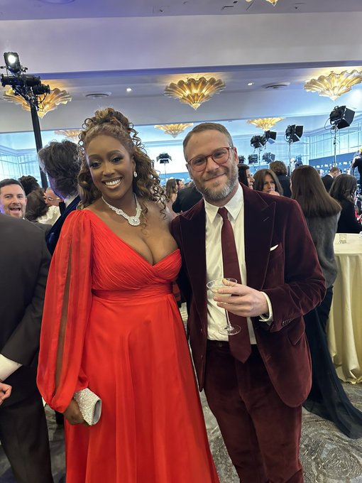 Listen&hellip;my entire 2023 has been made because I met THIS GUY @Sethrogen Pass the Dutch 💨 #DGAAwards https://t<a href="/tag/dgaawards"class="tags"><span>#dgaawards</span></a>