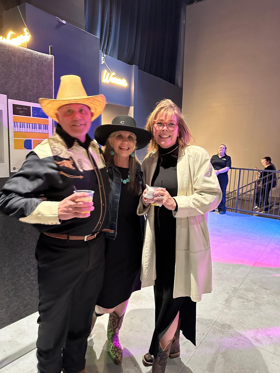 OklahomaAAF's tweet image. #GoingRogue at the #OKCAmericanAdvertisingAwards