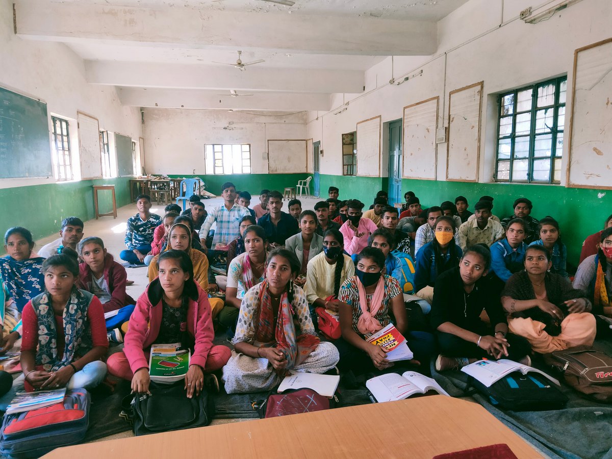 paliwal_bhavana's tweet image. स्त्री स्वाभिमान : #पीरियडपाठशाला 👩‍🏫🩸🩸🩸🩸🩸🩸🩸🩸 
स्वास्थ्य व मासिक धर्म स्वच्छता को लेकर  कार्यशाला और निशुल्क सेनेटरीपेड का वितरण 
@PMOIndia @WCDRajasthan @KumariDiya @dintya15 
 #uddan #menstruation #periods #taboo #indiantaboo #sanitarypad #menstrualhygiene #rajsamand