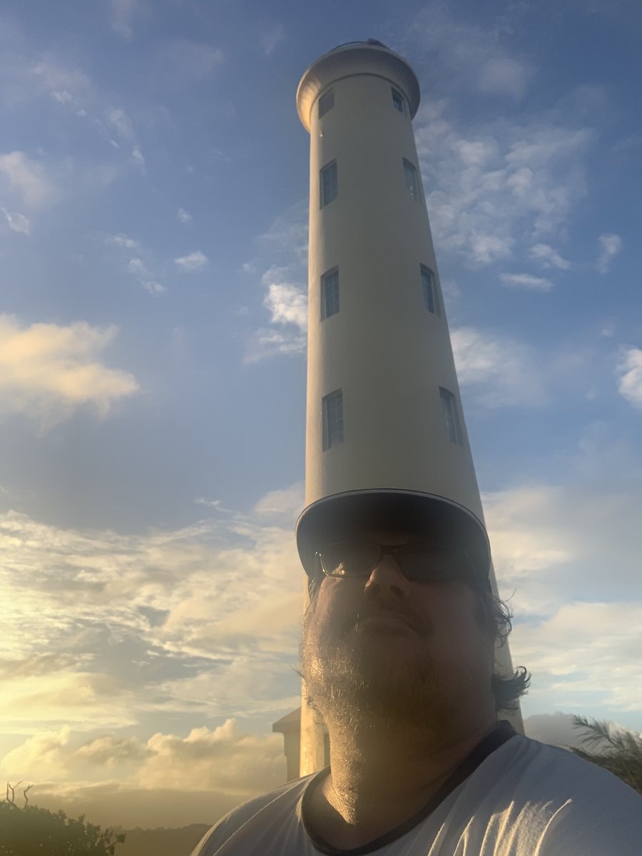 PhishinOnKauai's tweet image. Nice bike ride to my local beach and lighthouse. Still lonely but at least I found so@e beauty... 🙌
#KauaiLife #LivingTheDream #RadPowerBikes