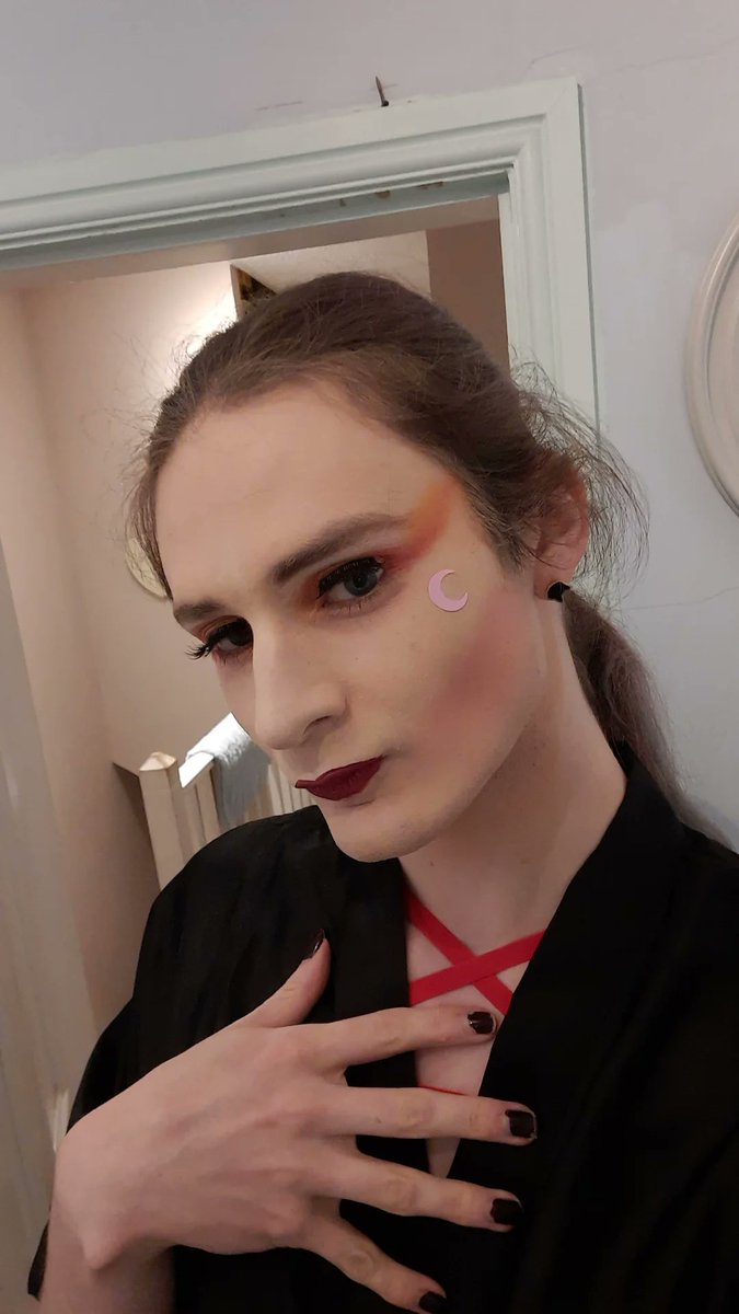 Tell me what you'd do for me 😘💜